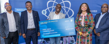 3 winners of the Sasol Innovation competition with Sasol leadership
