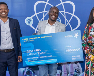 3 winners of the Sasol Innovation competition with Sasol leadership